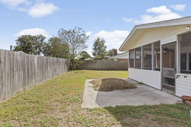 88 Mooring Lane, Shalimar, FL 32579