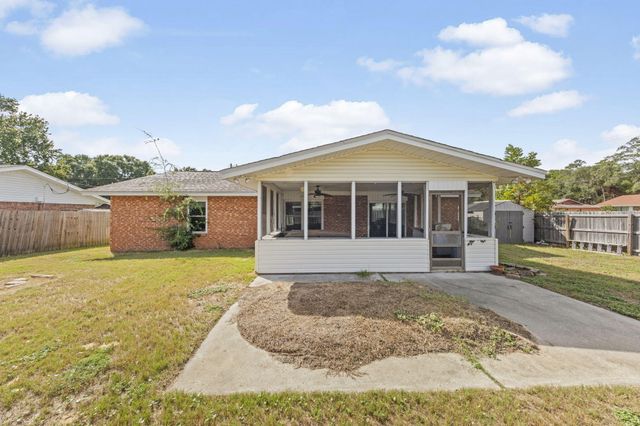 88 Mooring Lane, Shalimar, FL 32579