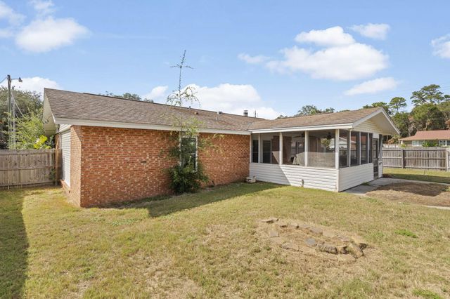 88 Mooring Lane, Shalimar, FL 32579