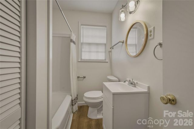 1348 Hibriten Drive SE, Lenoir, NC 28645