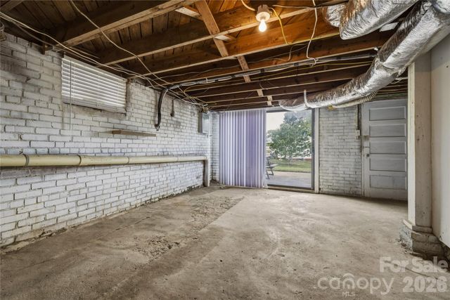 1348 Hibriten Drive SE, Lenoir, NC 28645