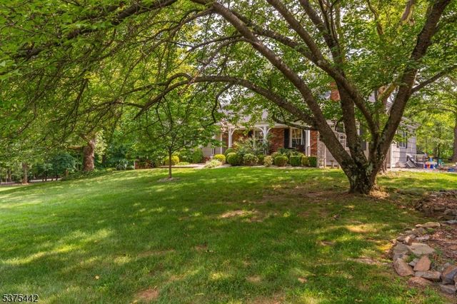 13 Fox Hill Dr, Warren Twp., NJ 07059