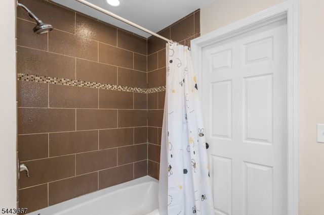 21 Louis Ave, West Milford Twp., NJ 07480