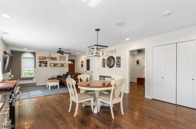 21 Louis Ave, West Milford Twp., NJ 07480