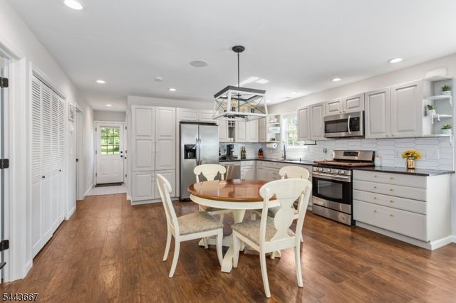 21 Louis Ave, West Milford Twp., NJ 07480