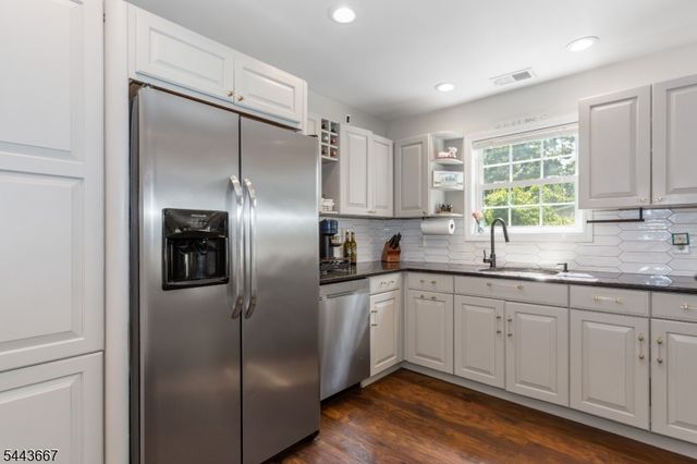21 Louis Ave, West Milford Twp., NJ 07480
