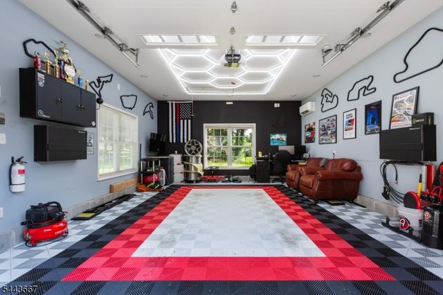 21 Louis Ave, West Milford Twp., NJ 07480