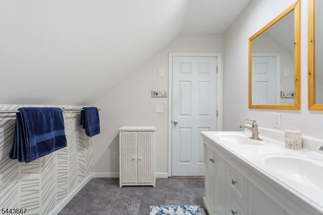 21 Louis Ave, West Milford Twp., NJ 07480