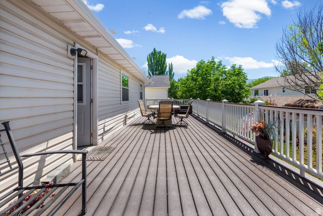 1593 W 1550 S, Woods Cross, UT 84087
