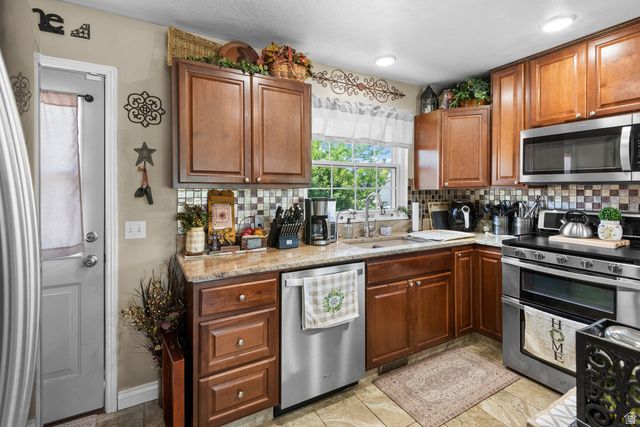 1593 W 1550 S, Woods Cross, UT 84087