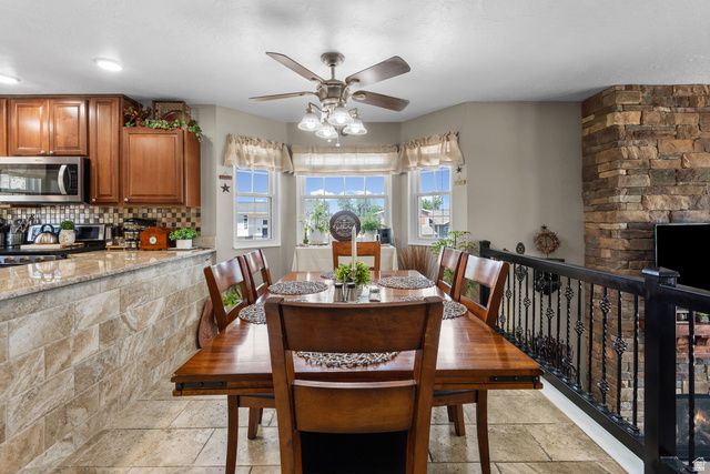 1593 W 1550 S, Woods Cross, UT 84087