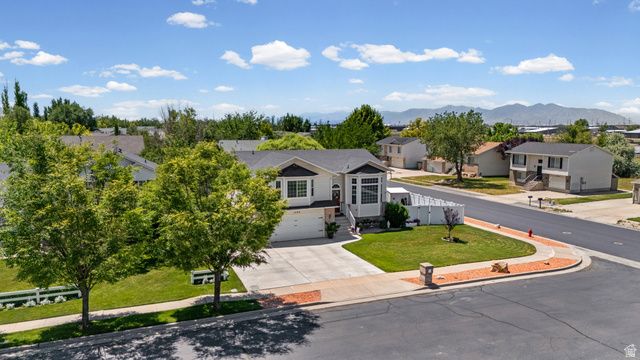 1593 W 1550 S, Woods Cross, UT 84087
