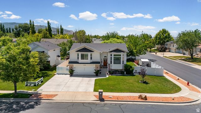 1593 W 1550 S, Woods Cross, UT 84087