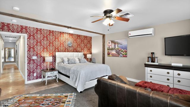 1627 E EARLL Drive, Phoenix, AZ 85016