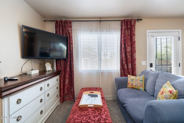 1627 E EARLL Drive, Phoenix, AZ 85016