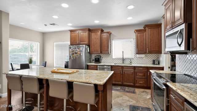 1627 E EARLL Drive, Phoenix, AZ 85016
