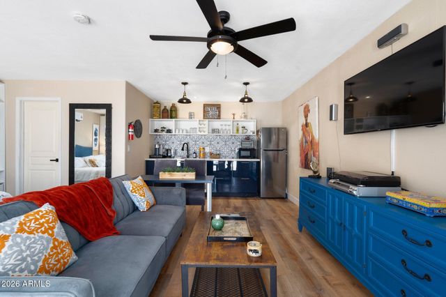 1627 E EARLL Drive, Phoenix, AZ 85016