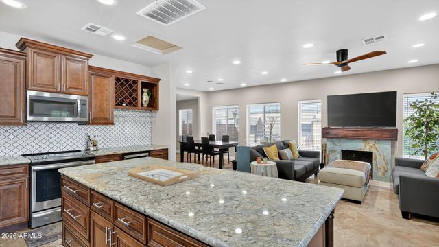 1627 E EARLL Drive, Phoenix, AZ 85016