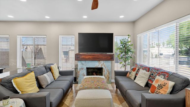 1627 E EARLL Drive, Phoenix, AZ 85016