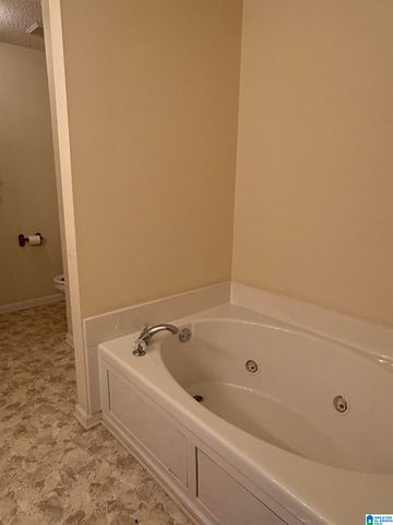 1090 PARK ROAD, Bessemer, AL 35023