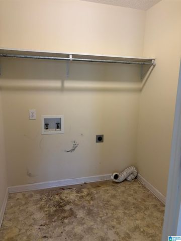 1090 PARK ROAD, Bessemer, AL 35023