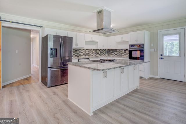 635 Jackson Lake Road, Mansfield, GA 30055