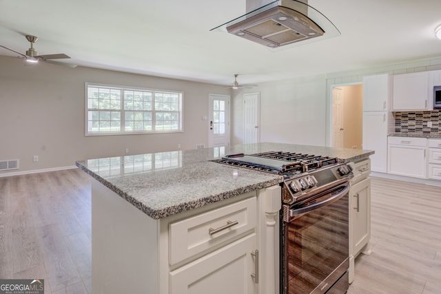 635 Jackson Lake Road, Mansfield, GA 30055