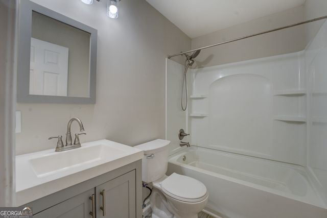 635 Jackson Lake Road, Mansfield, GA 30055