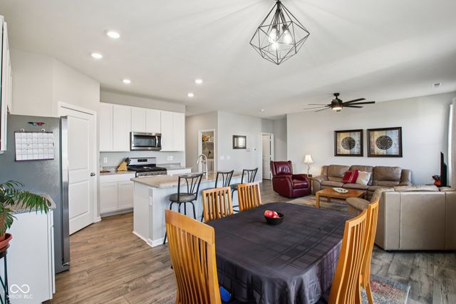 2600 Redding Drive, Whitestown, IN 46075