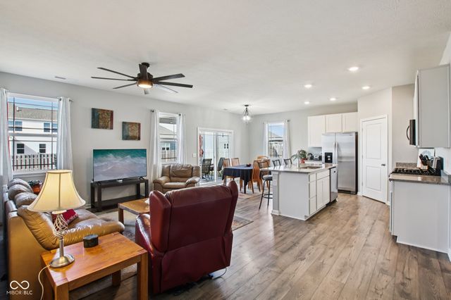 2600 Redding Drive, Whitestown, IN 46075