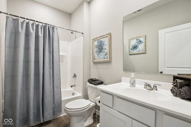 2600 Redding Drive, Whitestown, IN 46075