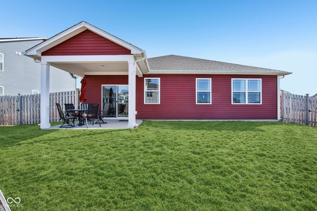 2600 Redding Drive, Whitestown, IN 46075