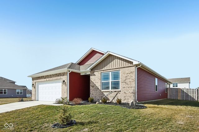 2600 Redding Drive, Whitestown, IN 46075