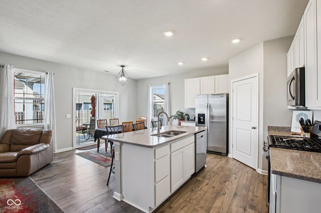 2600 Redding Drive, Whitestown, IN 46075