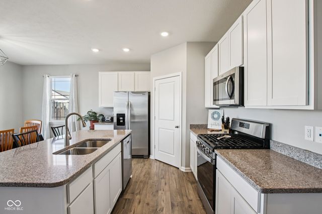 2600 Redding Drive, Whitestown, IN 46075