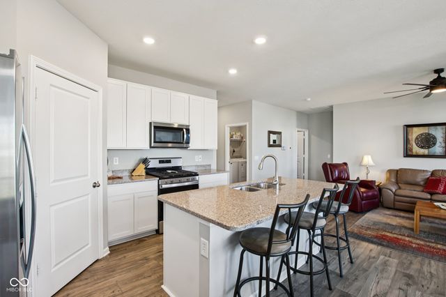 2600 Redding Drive, Whitestown, IN 46075