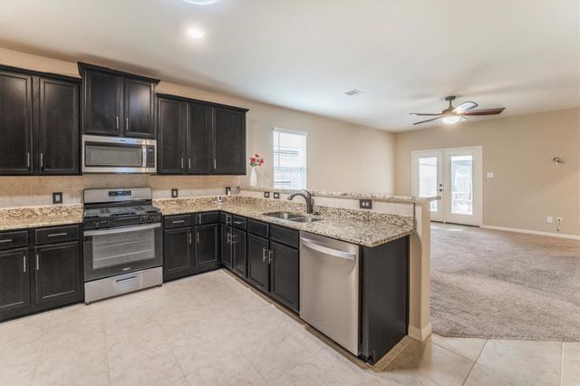 7615 Square Garden Lane, Conroe, TX 77304