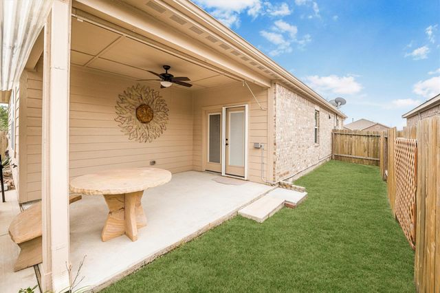 7615 Square Garden Lane, Conroe, TX 77304