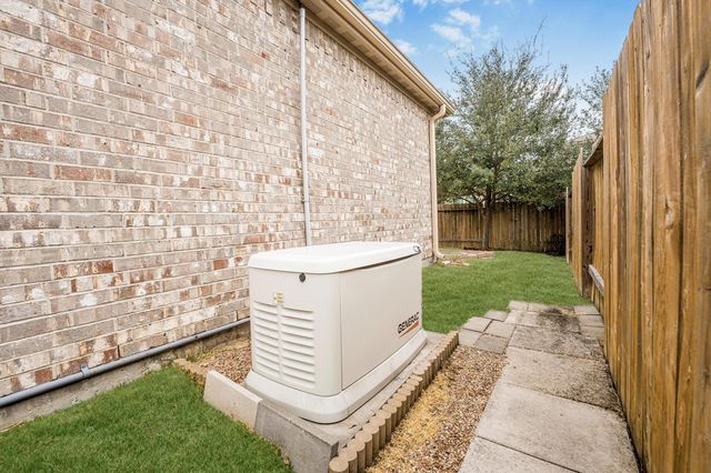 7615 Square Garden Lane, Conroe, TX 77304