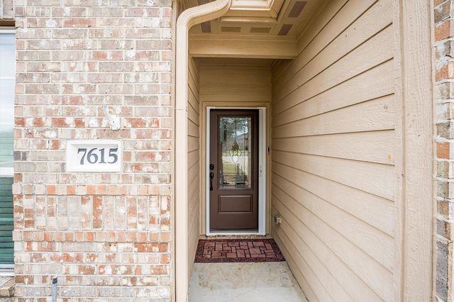 7615 Square Garden Lane, Conroe, TX 77304