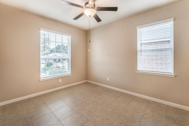 7615 Square Garden Lane, Conroe, TX 77304