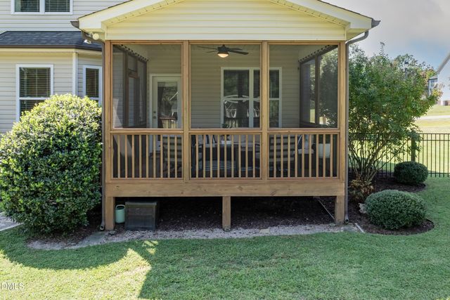 2924 Plantation Glen Drive, Zebulon, NC 27597