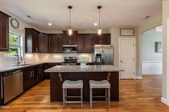 2924 Plantation Glen Drive, Zebulon, NC 27597