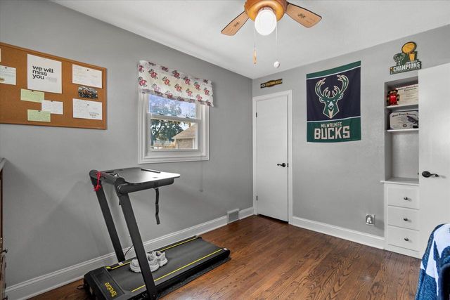 6500 N 91st STREET, Milwaukee, WI 53224