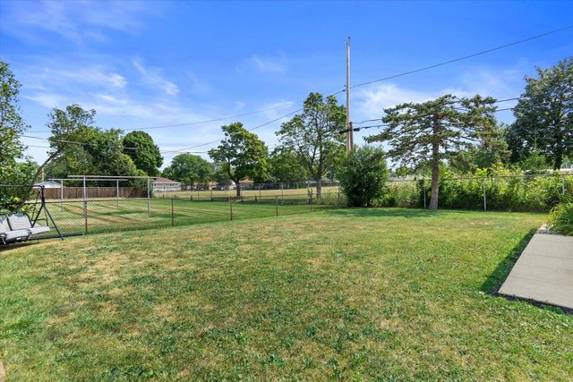 6500 N 91st STREET, Milwaukee, WI 53224