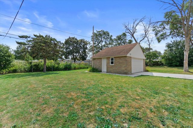 6500 N 91st STREET, Milwaukee, WI 53224