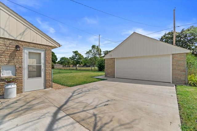 6500 N 91st STREET, Milwaukee, WI 53224