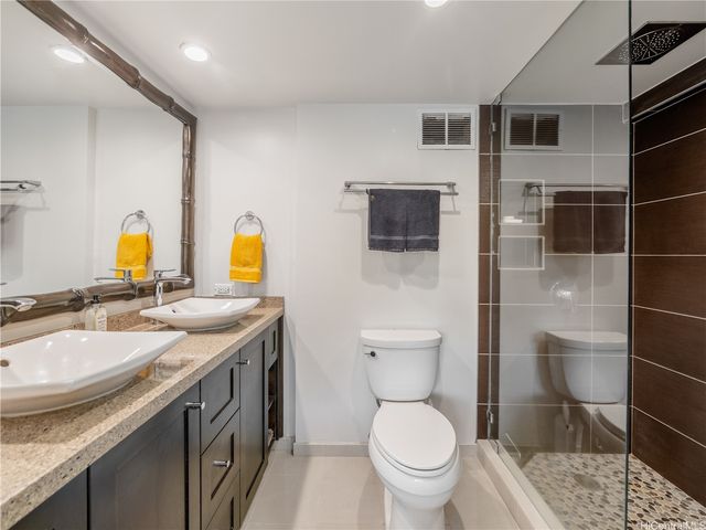 2937 Kalakaua Avenue 49, Honolulu, HI 96815