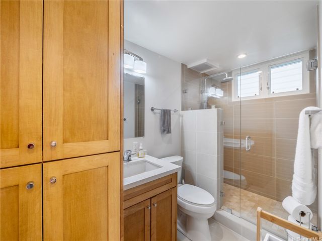 2937 Kalakaua Avenue 49, Honolulu, HI 96815