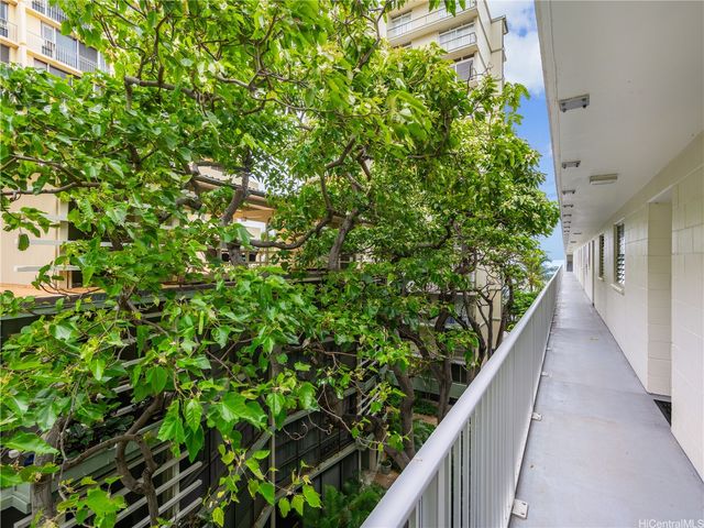 2937 Kalakaua Avenue 49, Honolulu, HI 96815